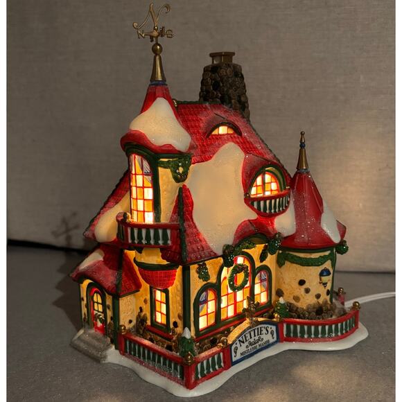 Dept 56 Nettie's Mistletoe Manor 56895 North Pole Series Special Edition - Picture 8 of 13